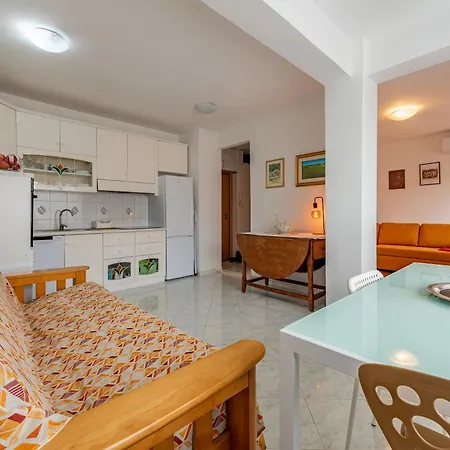 Apartment Marea Seaview 4th Floor Free Parking Self Check In *
